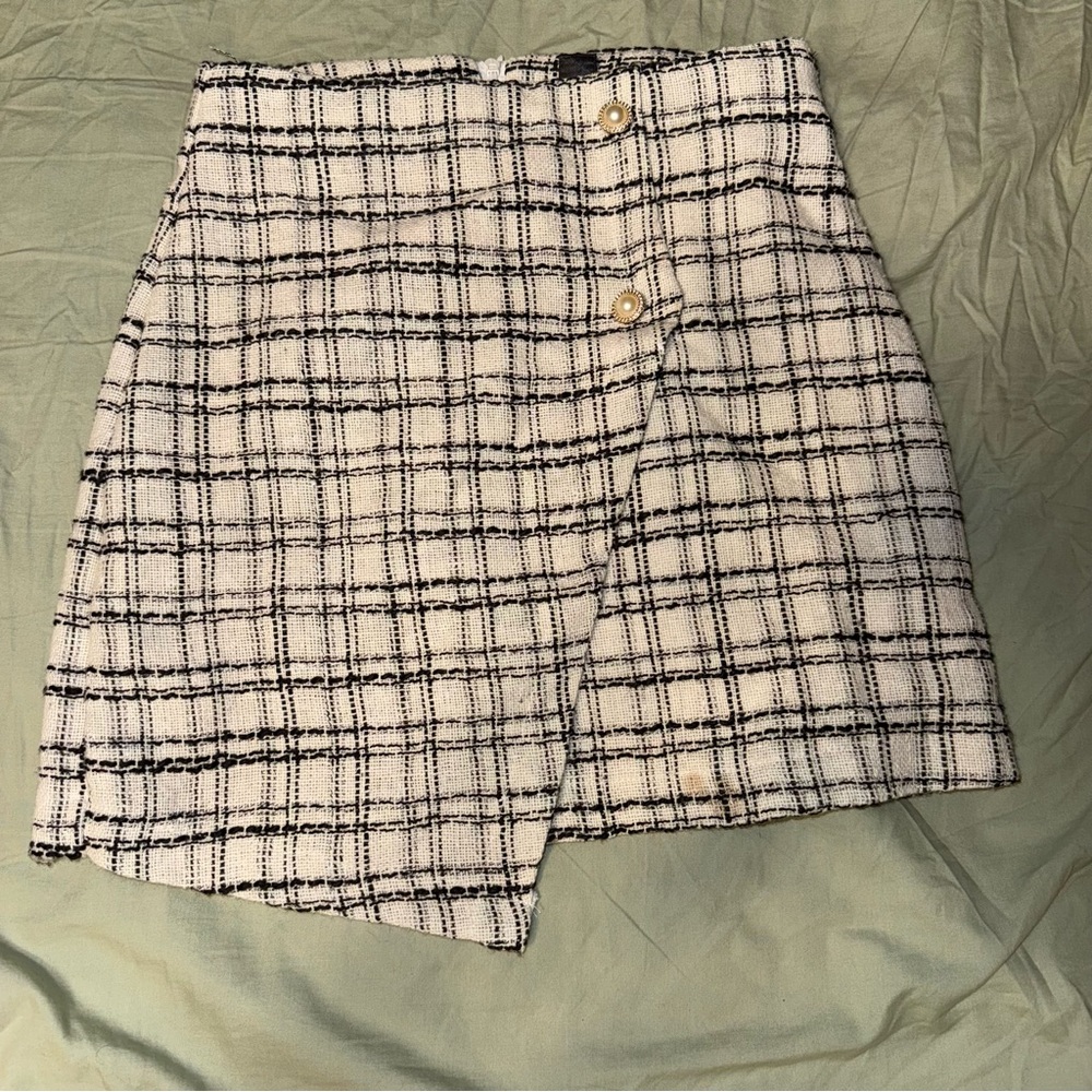 Tweed mini skirt